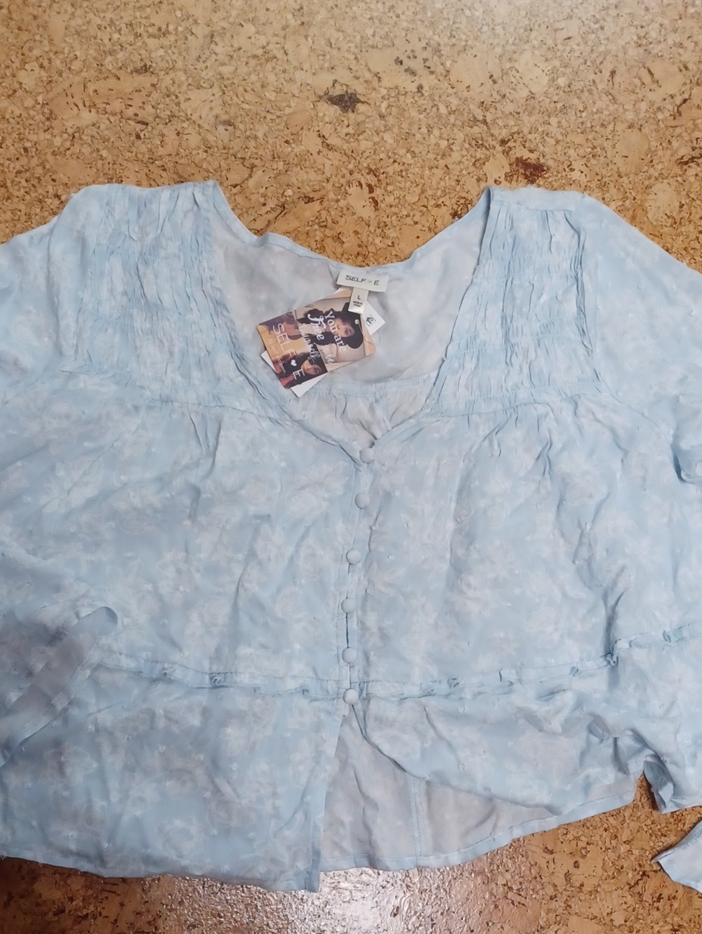 Self E Women's Baby Blue Button Crop Floral Blouse Size L NWT - Picture 3 of 7